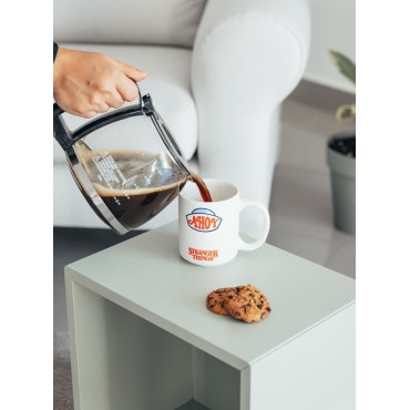 Taza Scoops Ahoy Stranger Things Cerámica 350 mls