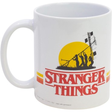 Taza Hawkins 85 Stranger Things Cerámica 325 mls