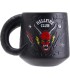 Taza Hellfire Club Stranger Things Relieve Cerámica 400 mls + Sticker
