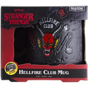 Taza Hellfire Club Stranger Things Relieve Cerámica 400 mls + Sticker