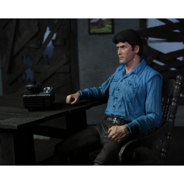 Figura Ultimate Ash Evil Dead 40 Aniversario Articulada 18 cms