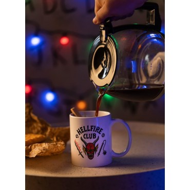 Taza Club Hellfire Stranger Things Cerámica 350 mls