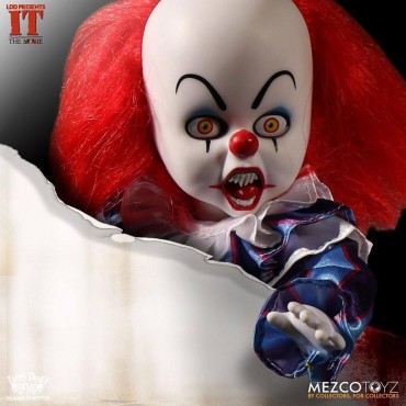 Figura Pennywise 1990 It Living Dead Dolls 25 cms