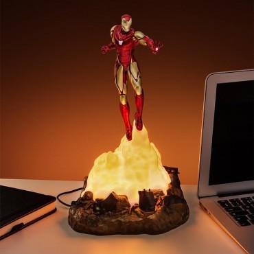 Lámpara Diorama Iron Man Volando Marvel 31 cms