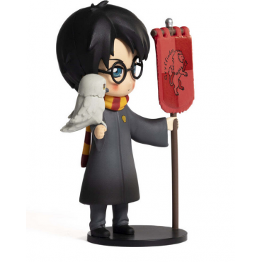 Figura Harry Potter con Hedwig y Estandarte Gryffindor 15 cms