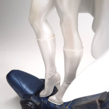 Figura Emma Frost Marvel Diorama 30 cms